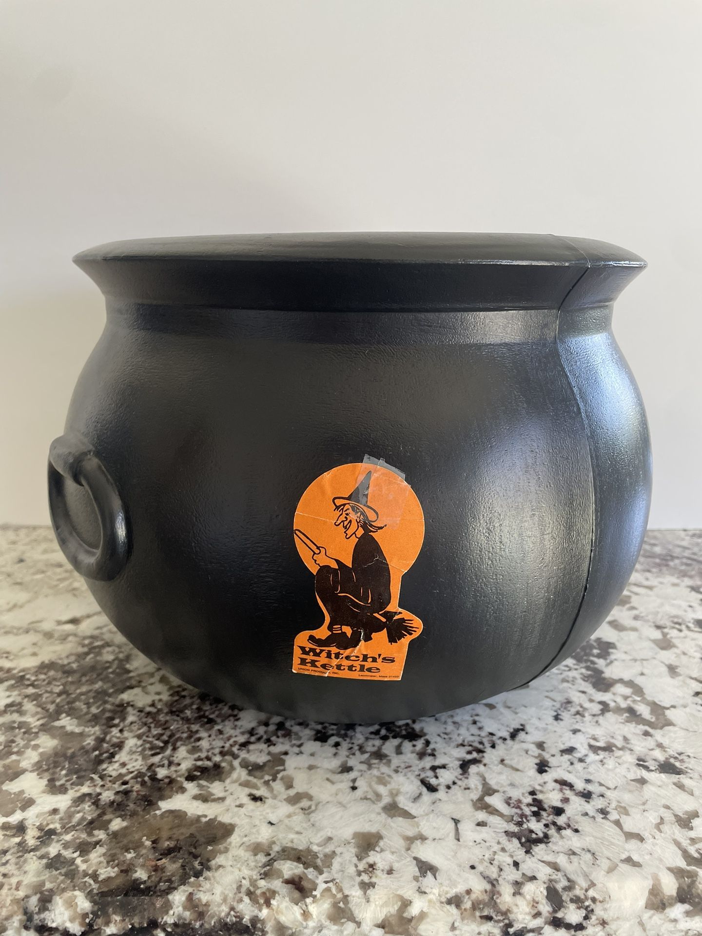 Vintage Union Products Inc 1987 Halloween Black Cauldron Kettle Blow Mold Witch stickers