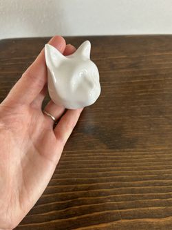 White Ceramic Cat Figurine Cabinet Knob