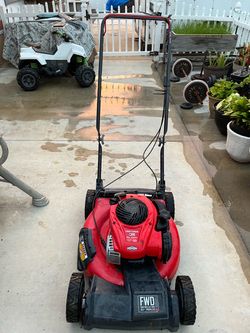 Brush cutter in good condition, needs repair; it won't start—I’m not sure what’s wrong with it—selling it as-is.