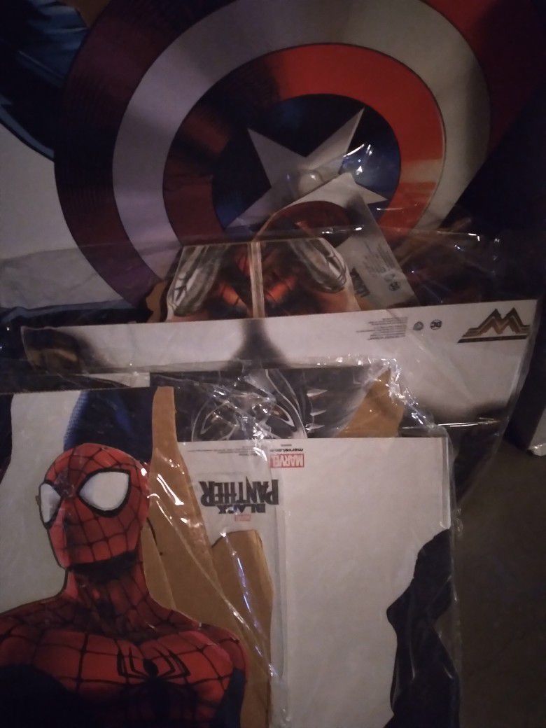 Marvel & DC Comics Full Size Cardboard Displays Hulk Spider-Man 