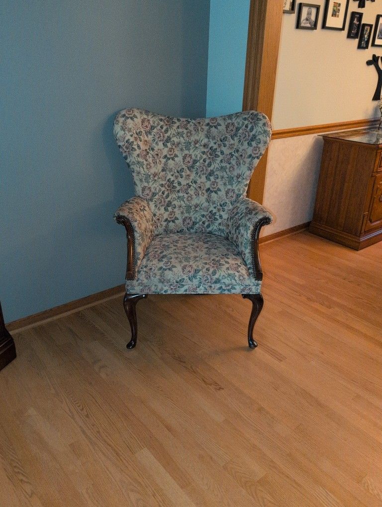 Wing Vintage Chair
