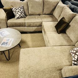 Stylish Reverse Chaise Sectional