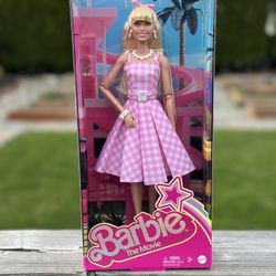 Barbie The Movie Collectible Doll Margot Robbie as Barbie in Pink Gingham
