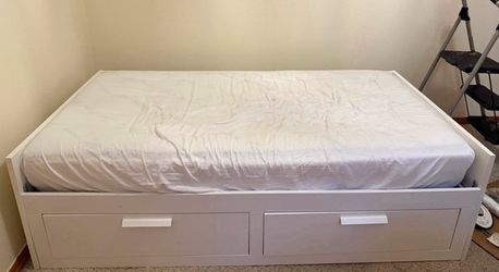 IKEA BRIMNES Daybed – Twin with Pull-Out Full + 2 Storage Drawers