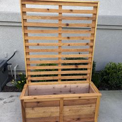Planter Box With Trellis 