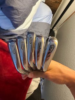 Titelist T100s 6-PW Set + 4 Iron T200
