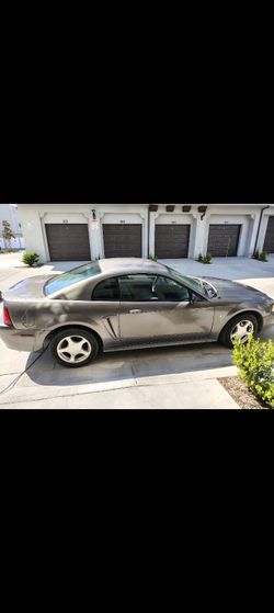 2004 Ford Mustang