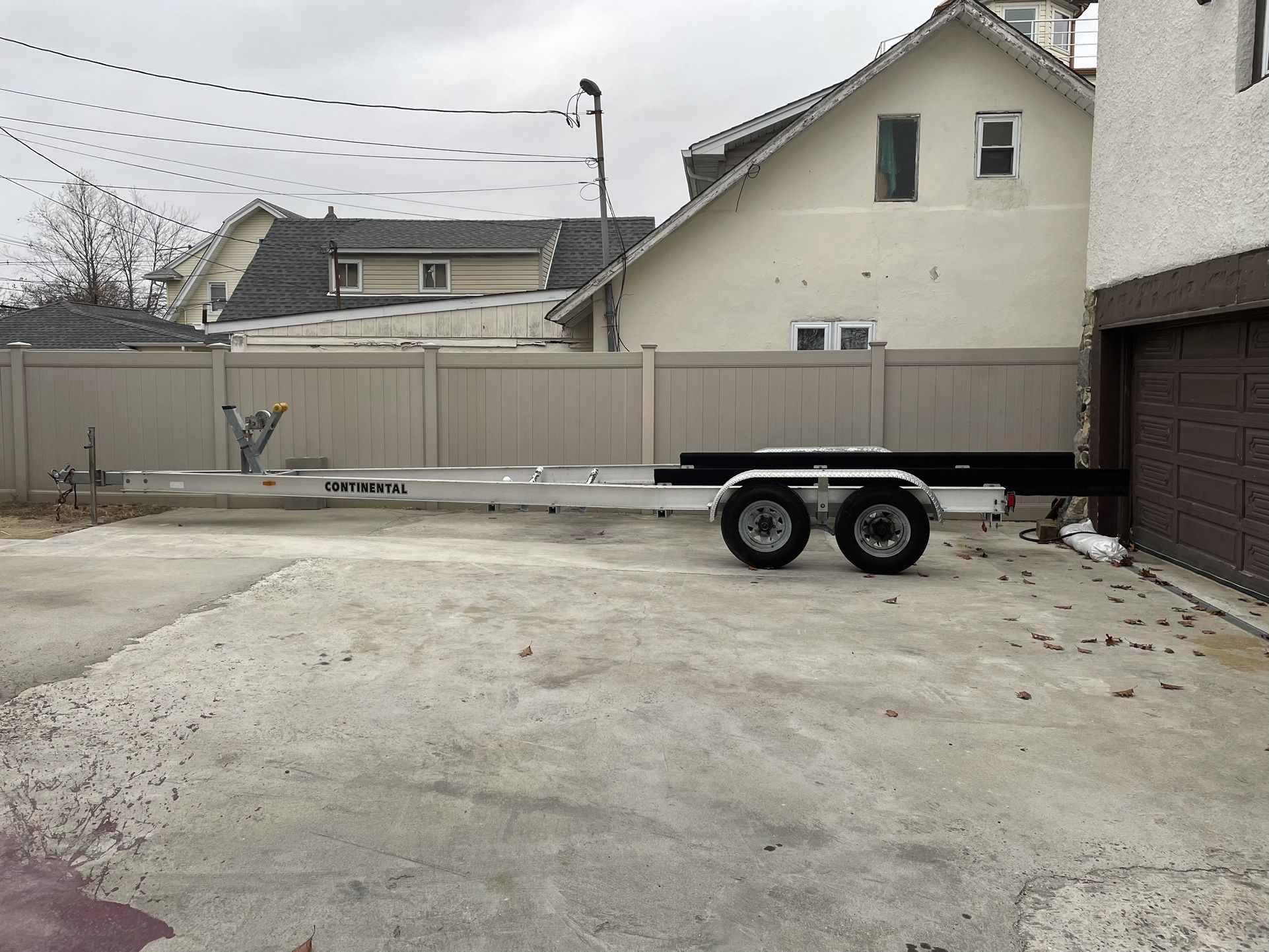 Large Boat Trailer 2006 32’ continental double axel trailer $4k obo