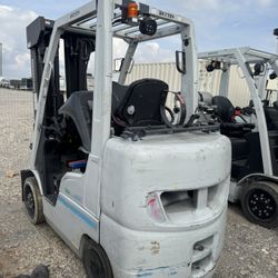 6 Forklifts Nissan