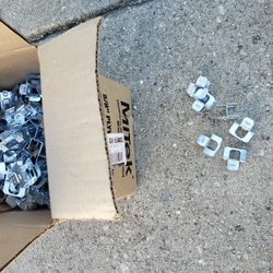 Plywood Clips