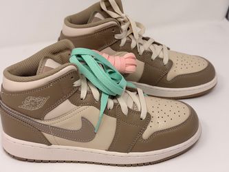 Brand New Air Jordan 1 Mid GS Legend Light Brown / Khaki - Size 6.5Y (Womens 8)