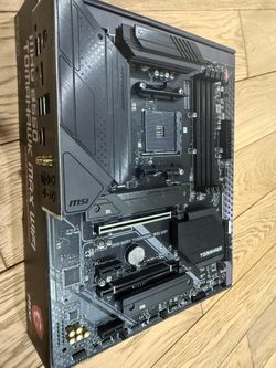 MSI MAG B550 Tomahawk MAX WiFi (AM4) – Excellent Condition 🔥
