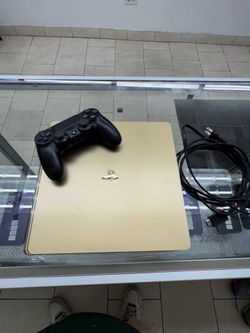 PlayStation 4 (PS4)