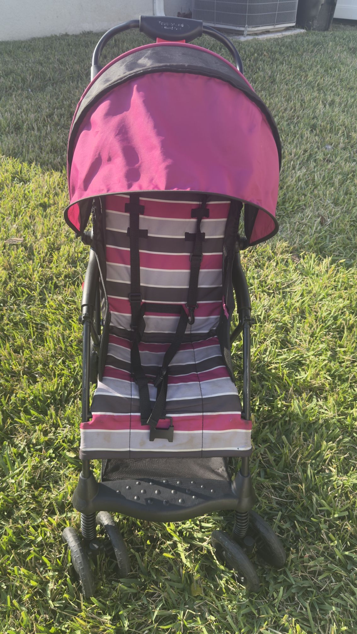 Selling Cloud Sport ride-on car.