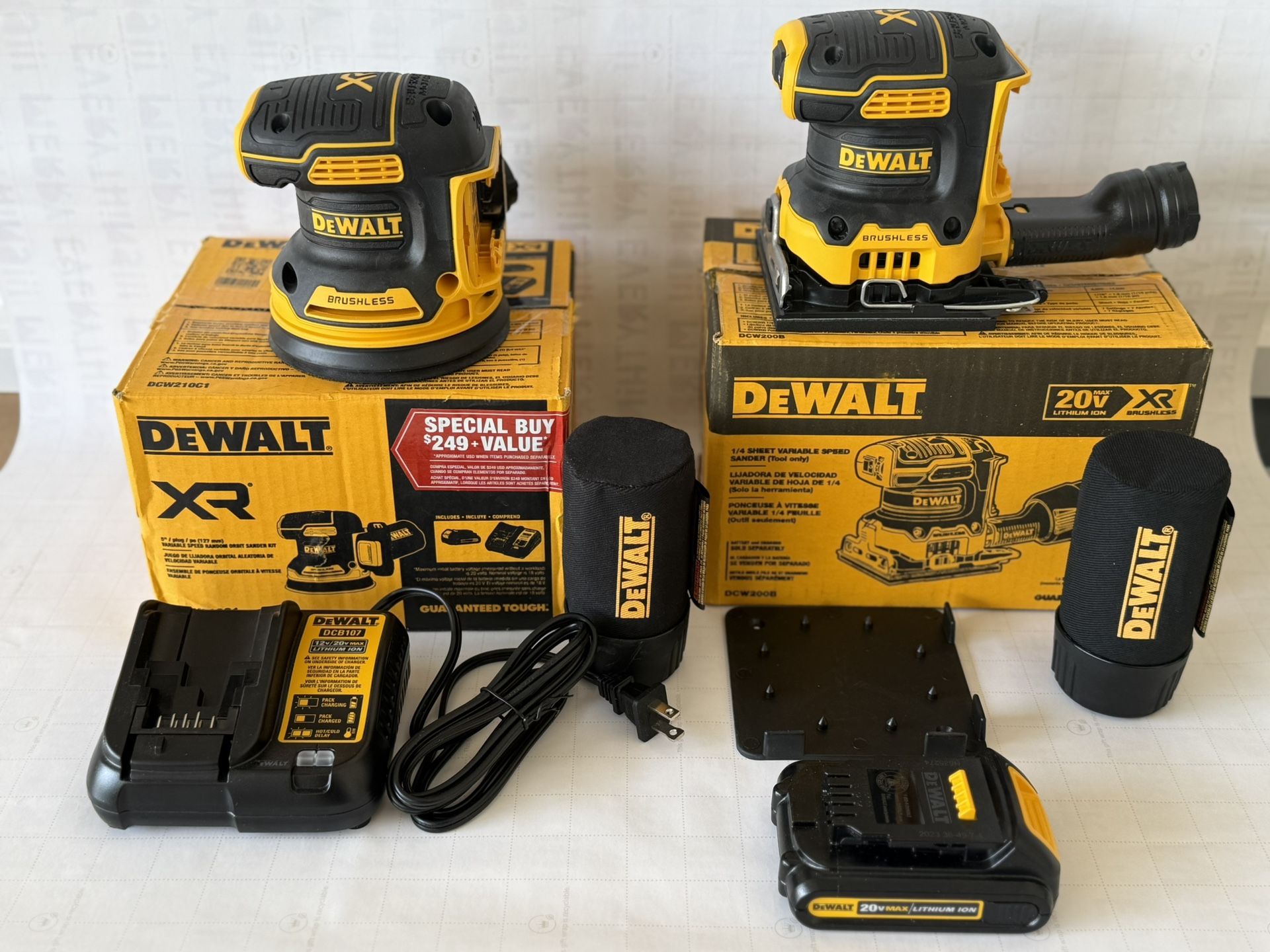 DeWALT Cordless Orbit + Sheet Sander 20v XR Brushless + 20v Max Battery & Charger