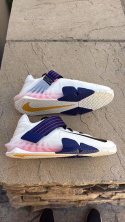 New Nike Savaleos weight lifting training shoes Men’s 7, Youth 7y, Women’s 8.5