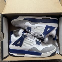 Air Jordan 4 Retro “Military Blue”