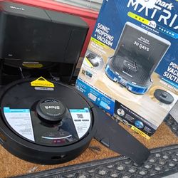Shark MatrixTM Plus 2-in-1 Self-Empty Robot Vacuum and Mop