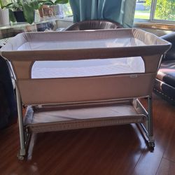Cowiewie Bassinet Bedside Sleeper