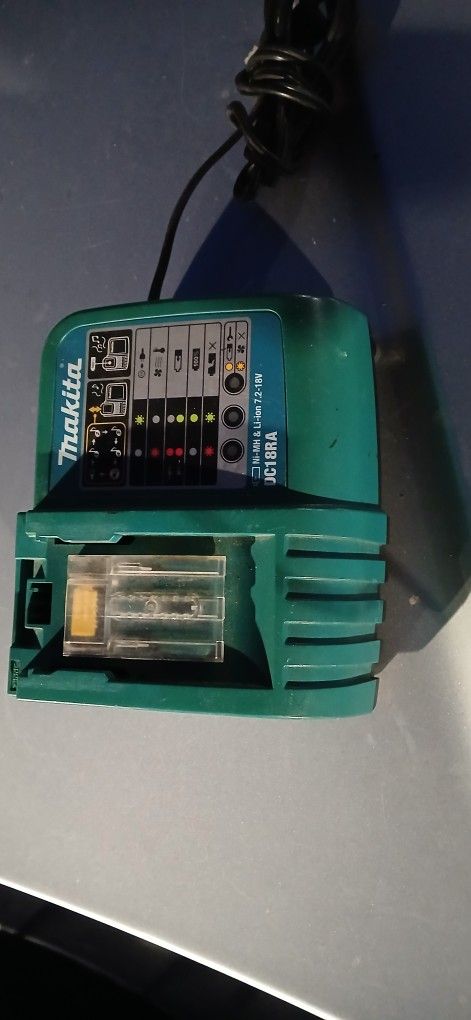 Makita Charger 18 Volt