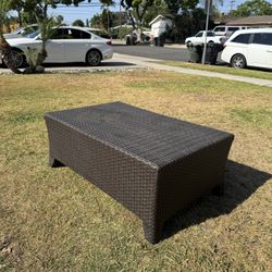 Outside/ Patio Furniture Table 