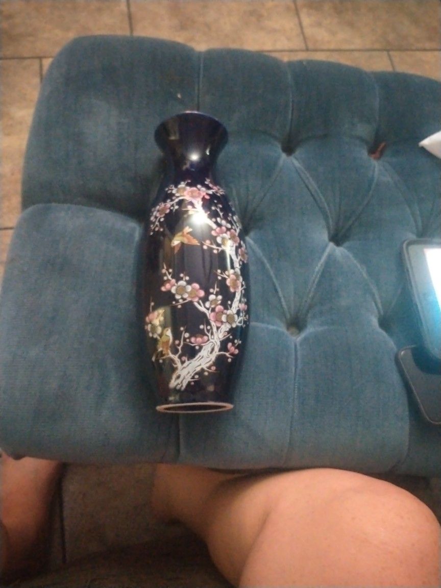 Beautiful ❤️ ❤️ ❤️ Vintage Orentail Vase .