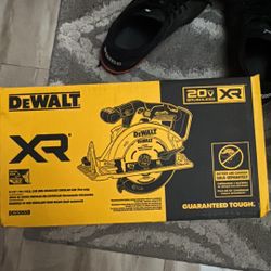 Dewalt 20V XR 6 1/2 Circular Saw