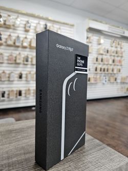 Samsung - Galaxy Z Flip7 5G 6.9" (Unlocked) - TAKE IT HOME TODAY!