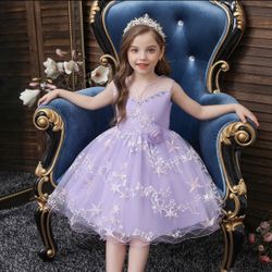 Brand New, Gorgeous Girls Dress with Stars, Good Quality! Size 4T 💜🌟