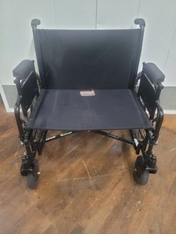 INVACARE BARIATRIC WHEELCHAIR 9000 TAZOR