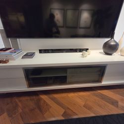 MODERN WHITE LACQUER ENTERTAINMENT CONSOLE / MEDIA CREDENZA
