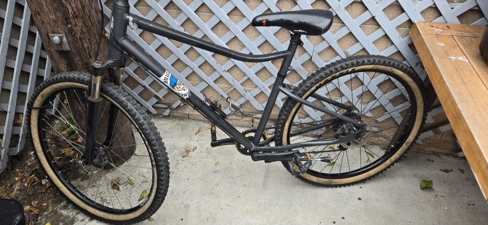 Rockhopper Maxxis Shred Ready*** **Rockhopper MTB Maxxis