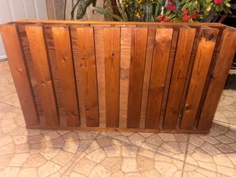 Hanging Wine Cup Holder, Great for Bar Areas / Estante para Copas, Perfecto para Bares