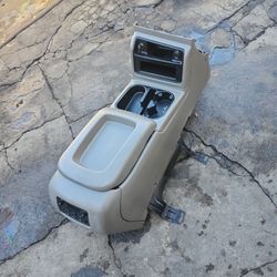 05 Tahoe Center Console  