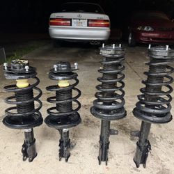 Lexus Es 300 Shocks/struts
