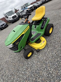 Riding lawnmower