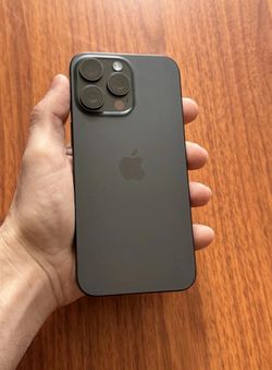 iPhone 15 Pro Max - 256GB (Unlocked) Black Titanium