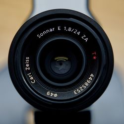 Sony Carl ZEISS Sonnar T E 24mm F1.8 ZA E-Mount Prime Lens