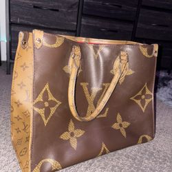 Louis Vuitton Purse 