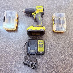 DeWalt Cordless Drill& Bits Combo, Model: DCD799