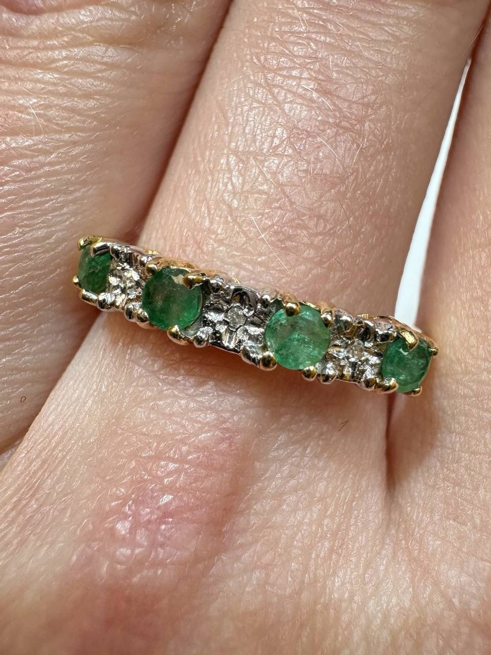 10k yellow gold natural emerald and diamond ring