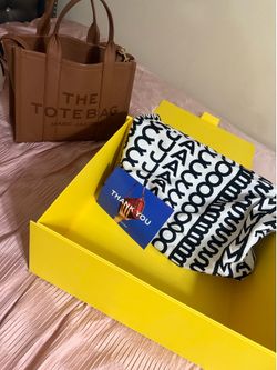 Authentic Marc Jacob’s Tote Bag - Medium