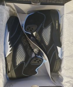 Jordan 5 Black Carolina Size 9