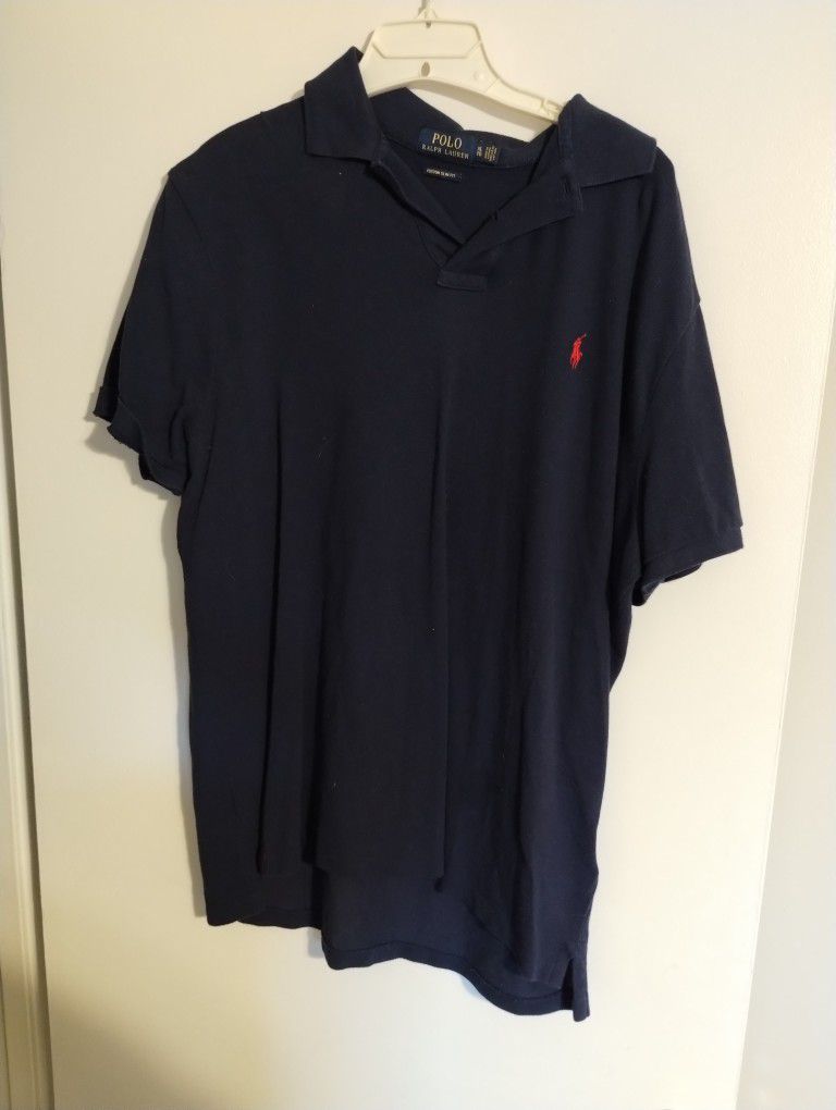 Polo Ralph Lauren men XL (custom slim fit) shirt
Navy Blue. Great shape. Normal wear. Worn a couple times only. No rips or stains