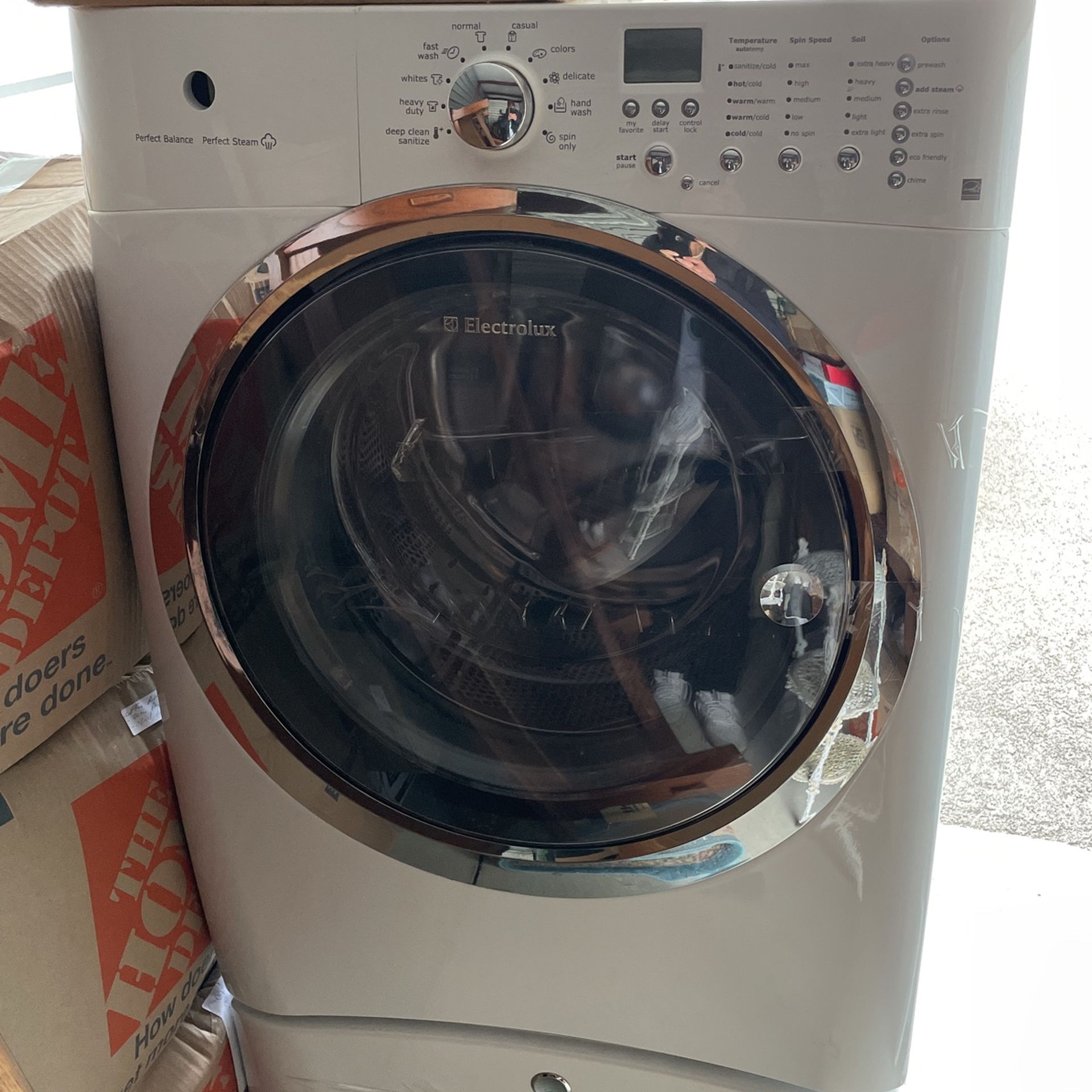 Electrolux Front Loading Washer & Dryer $799.00