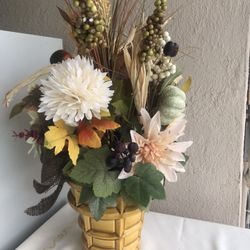 A Gorgeous Thanksgiving / Fall Flowers Arrangement