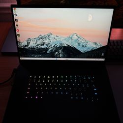 Razer Blade 17 Intel I9 UHD 4k Screen with RTX card