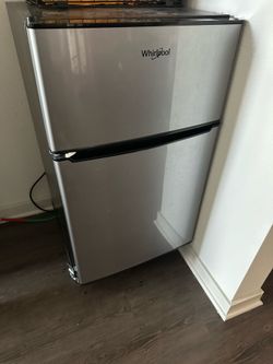 Mini fridge and freezer Whirlpool