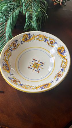 Italian Majolica Hand-Painted Ceramic Bowl