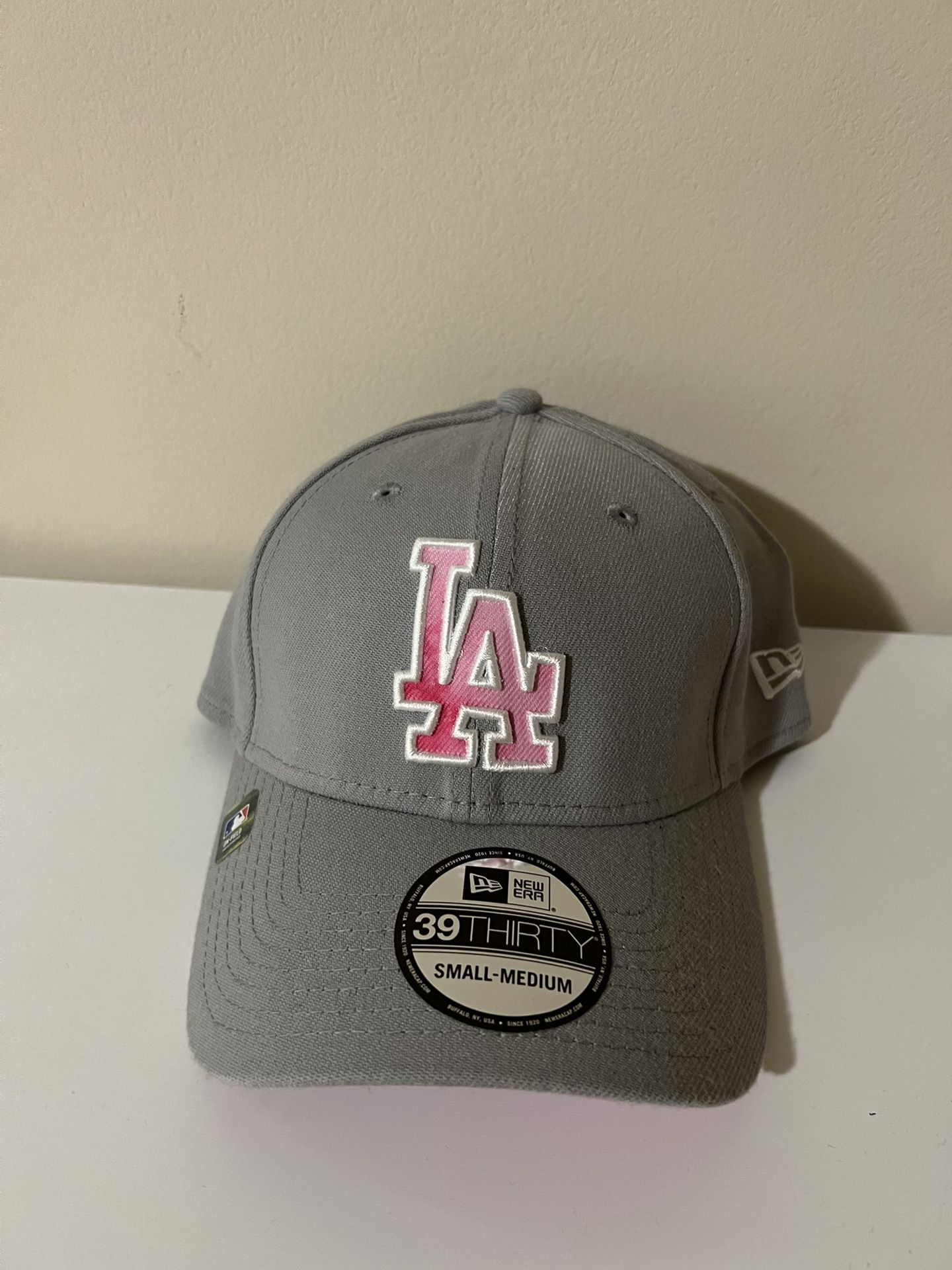 BRAND NEW LOS ANGELES DODGERS NEW ERA 2022 GRAY/PINK MOTHER’S DAY 39THIRTY HAT